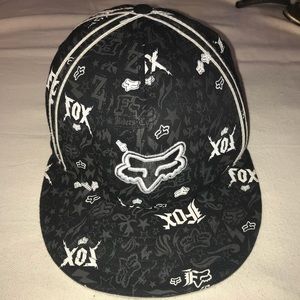 Fox black & white flex fit fitted baseball hat s/m